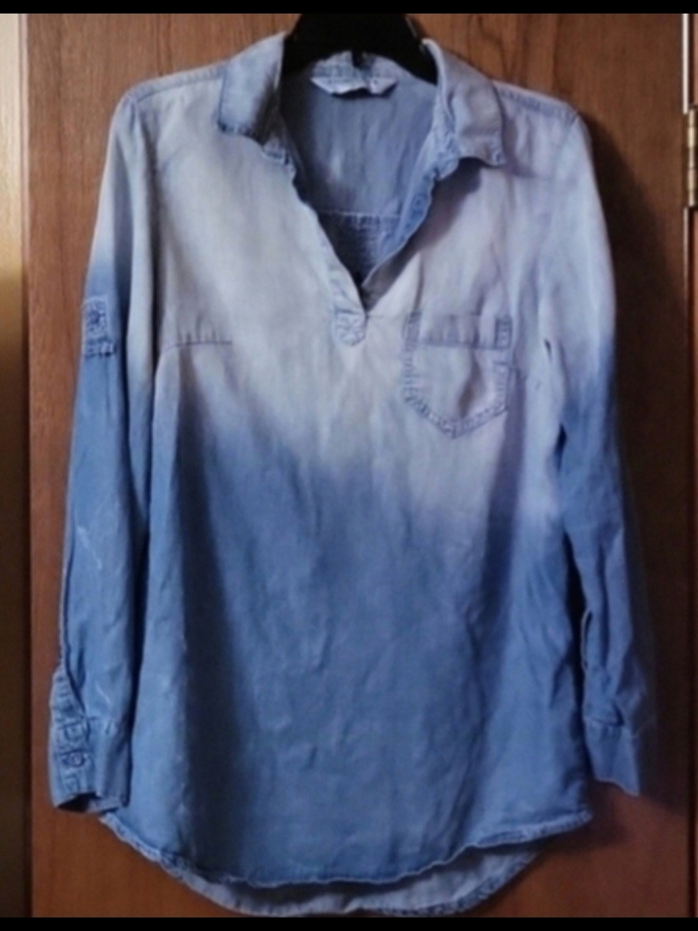 Celebrity Pink Ombre Light-to-Medium Blue Long Sleeve Shirt